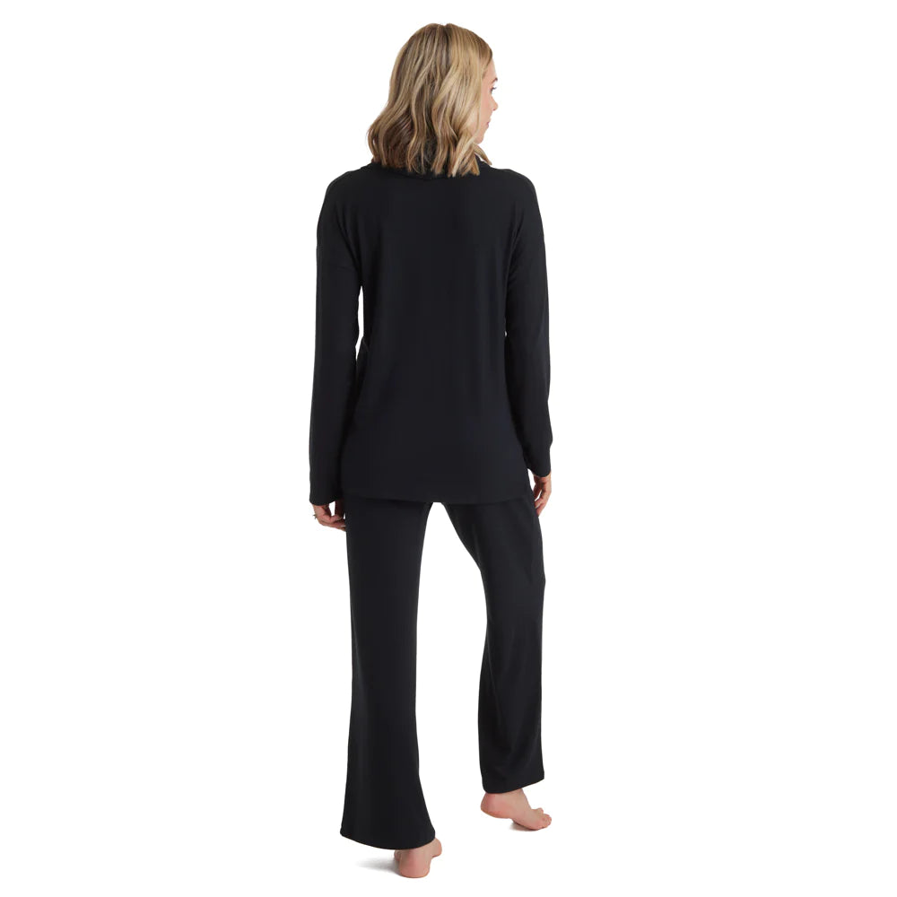 Unveil a world of lavish refinement with our enchanting Ultra Dream Cowl Neck Lounge Set. Revel in comfort and style effortlessly with its classically cozy cowl neck top, plus matching Ultra Dream long pant with convenient side pockets and elevated details. The black color is flattering and timeless, making this lounge set a winner for years to come. 