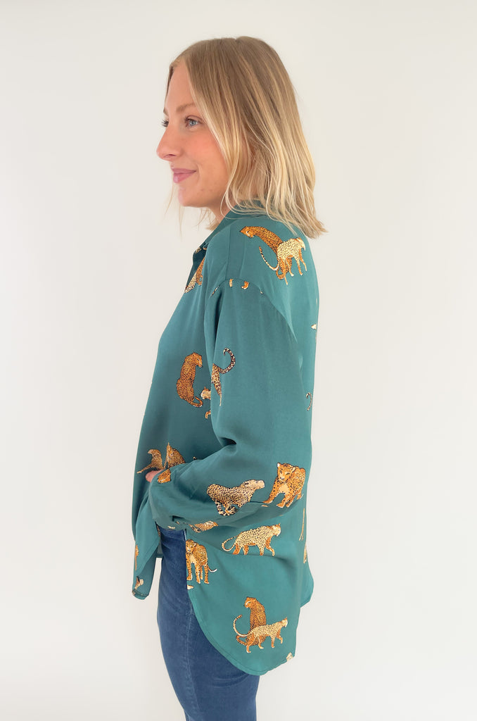 Introducing the Leopard Around Town Button Up Long Sleeve Blouse – an oversize silhoette with a timeless leopard print. It offers both style and comfort. Crafted from a lightweight satin fabric, it's perfect for the office or a night out! 
