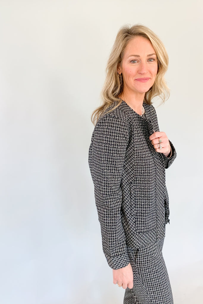 The Liverpool Black + White Lattice Print Collarless Zip Jacket is versatile and fashionable in Liverpool's plaid boucle knit with an amazing lofty hand feel.  A unique item that can pull your outfit together, you will be reaching for this jacket time and time again. 