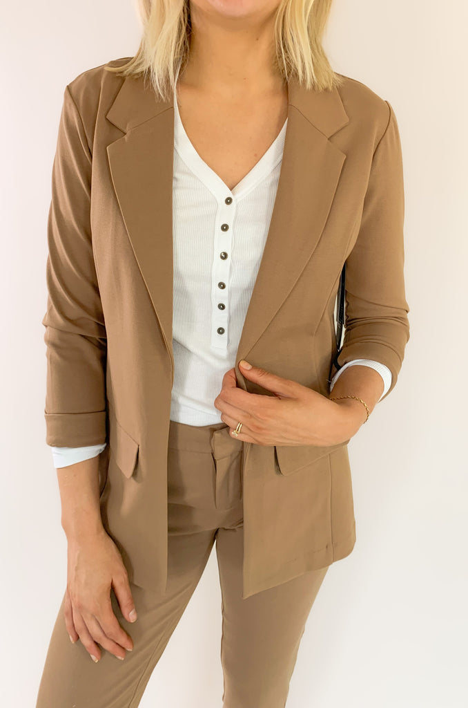 The Liverpool Boyfriend Blazer with Princess Darts is sleek, sophisticated and versatile for day or night. 