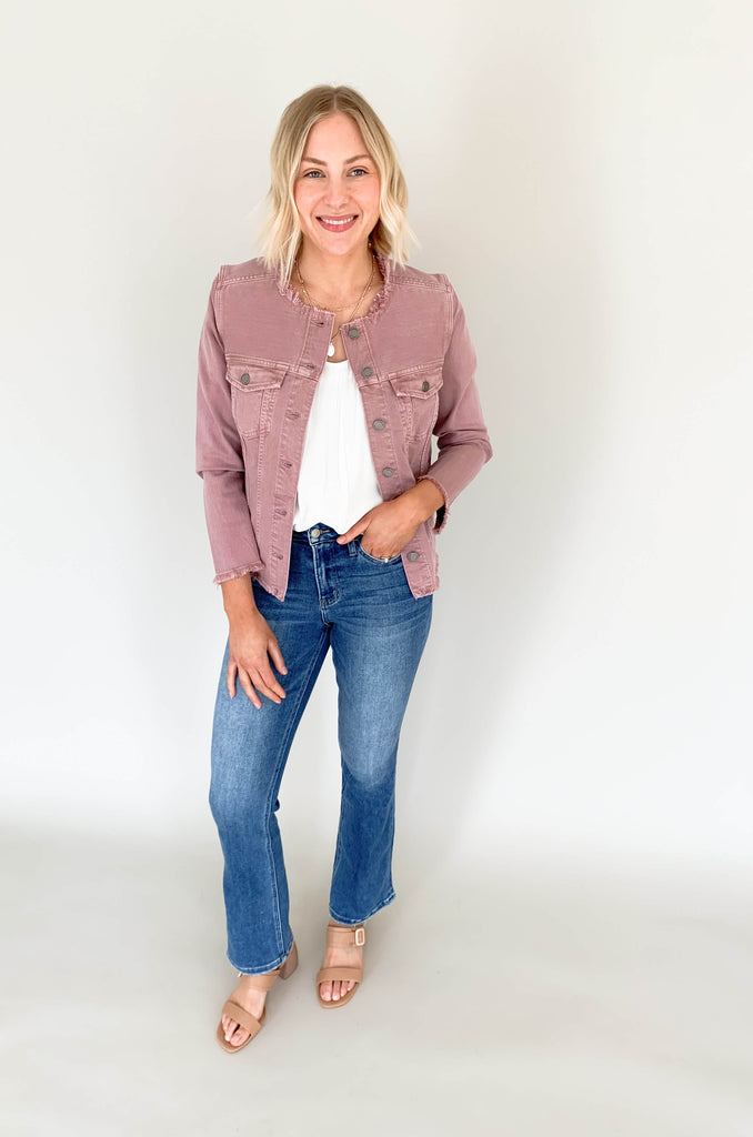 Our Classic Mauve Jean Jacket by Liverpool Los Angeles is the perfect combination of comfort and fashion. The frayed details take this look to the next level, making it ideal for any outing - day or night, work or weekend. Look sharp and stand out from the crowd! 