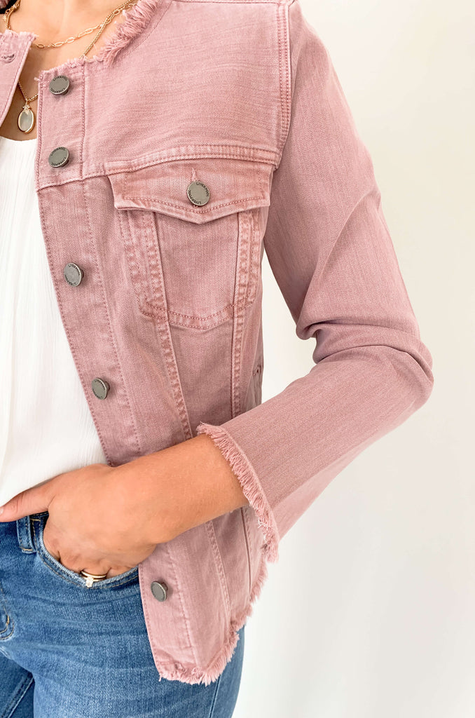 Our Classic Mauve Jean Jacket by Liverpool Los Angeles is the perfect combination of comfort and fashion. The frayed details take this look to the next level, making it ideal for any outing - day or night, work or weekend. Look sharp and stand out from the crowd! 
