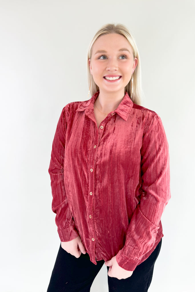 Make a statement in this stylish mauve and red crush velvet shirt! The color is unique and can work for different seasons. Features gold buttons and collared details, perfect for any work or holiday occasion. Look and feel your best with this elevated velvet shirt! 