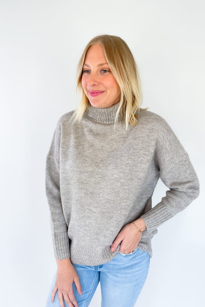 The Charlotte Avery Destiny Dolman Sleeve Turtleneck Sweater is the quintessential fall sweater! It's warm and cozy with a nice thick fabric. You'll be feeling warm on chilly days while stay stylish. 