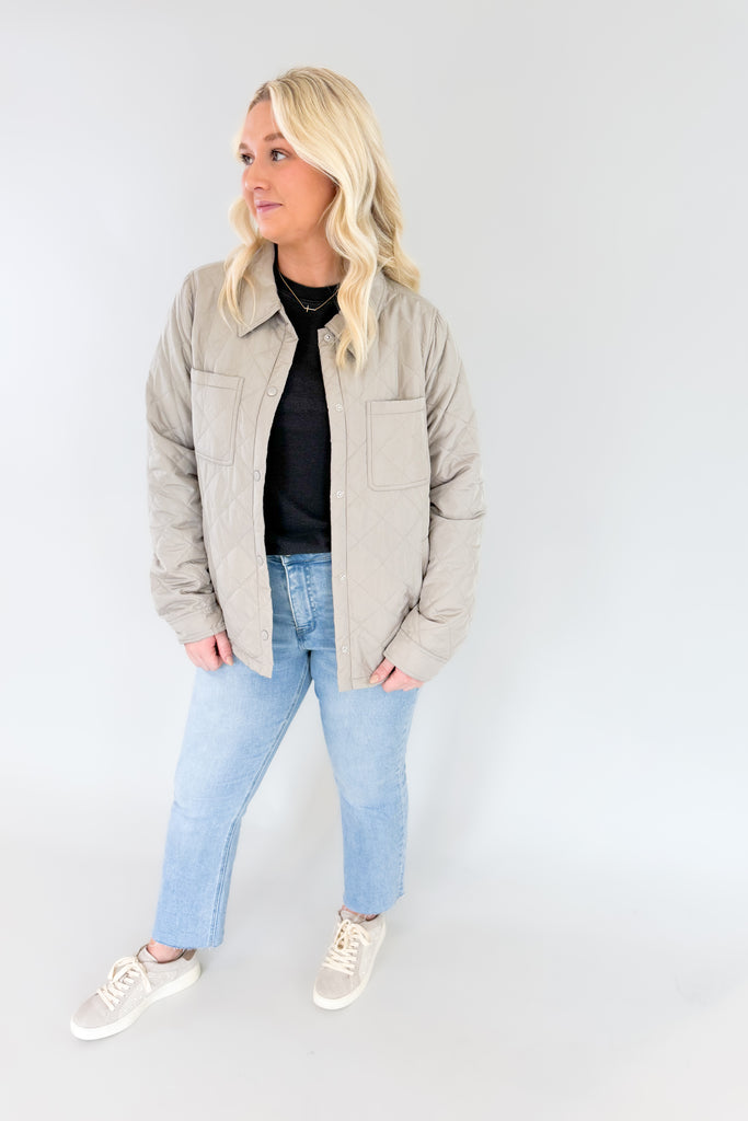 Stay comfortable and stylish in the Everly Snap Button Quilted Jacket! Crafted for medium to light-weight wear, this stylish sand jacket features a quilted design, snap front buttons, and two front pockets, plus additional side pockets for all your belongings. It is perfect for on the go and the color will match with everything! 