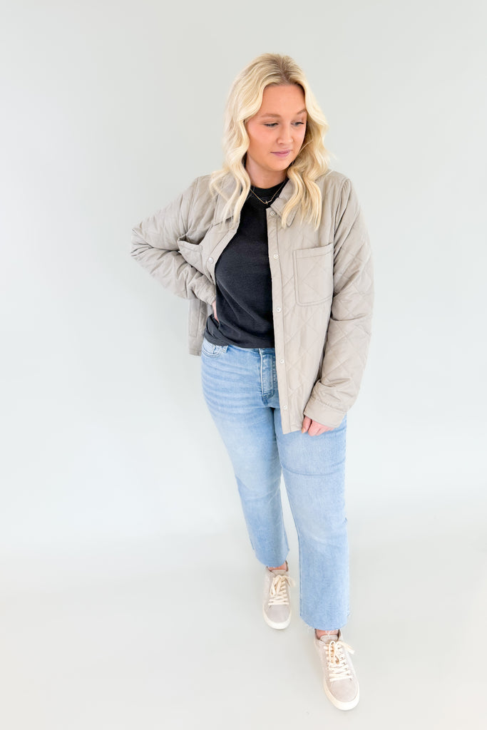 Stay comfortable and stylish in the Everly Snap Button Quilted Jacket! Crafted for medium to light-weight wear, this stylish sand jacket features a quilted design, snap front buttons, and two front pockets, plus additional side pockets for all your belongings. It is perfect for on the go and the color will match with everything! 