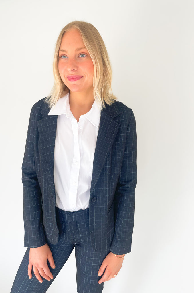navy Liverpool Los Angeles fitted blazer with white windowpane color