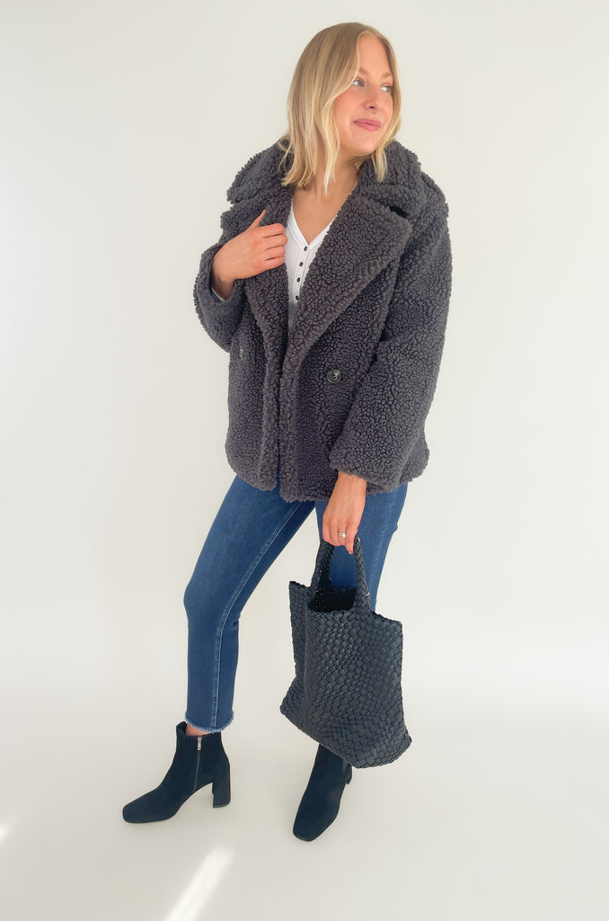 The UGG Gertrude Short Teddy Coat is a statement piece you can keep in your closet for years to come! It is incredibly soft with a double-breasted front, lots of texture, and incredible fit. This UGG style features faux fleece- offering warmth while feeling very light and comfortable.