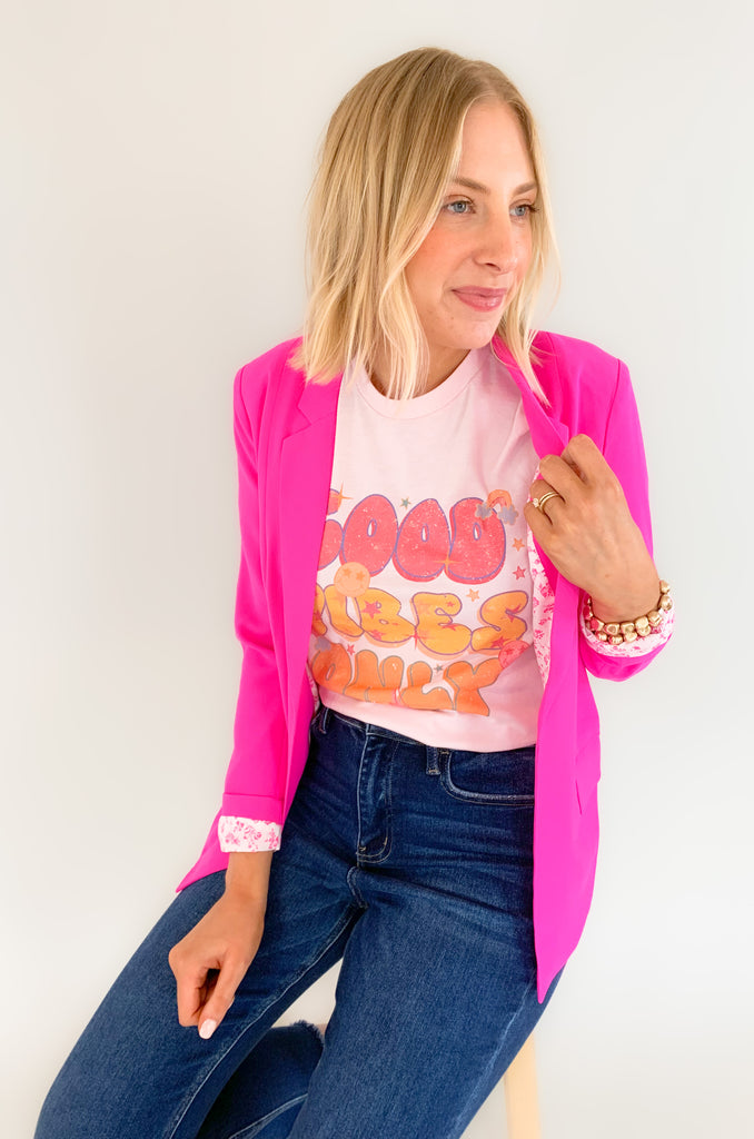 skies are blue long sleeve welt pocket blazer with silky floral or stripe printed lining. Available in hyper pink, Kelly green, or sun kissed orange.