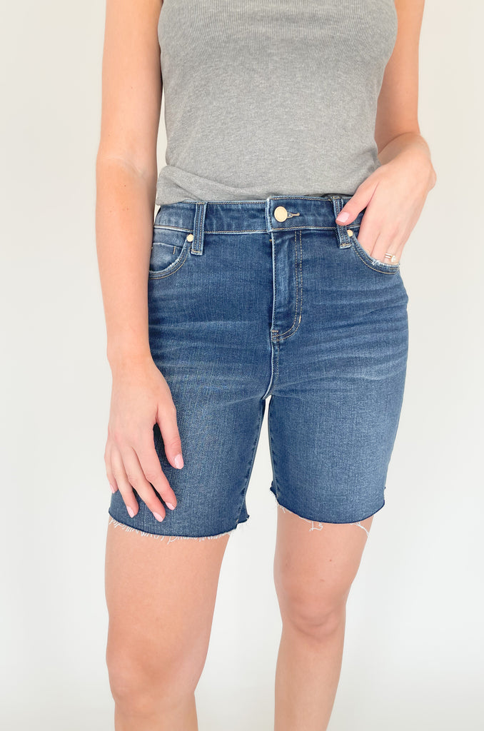  The Liverpool Kristy High Rise Shorts 7" are the best on-the-go short! With an incredible fit, stretch, and slightly longer silhouette, these shorts are made for busy days ahead. They are so comfortable and effortless, but also have that elevated look of Liverpool denim.