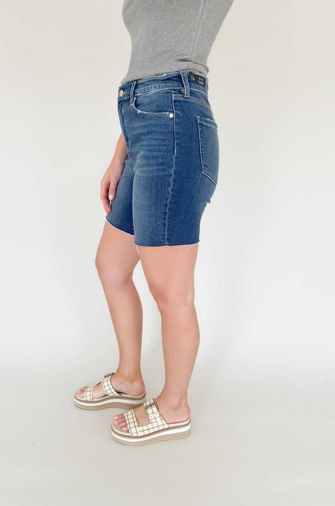  The Liverpool Kristy High Rise Shorts 7" are the best on-the-go short! With an incredible fit, stretch, and slightly longer silhouette, these shorts are made for busy days ahead. They are so comfortable and effortless, but also have that elevated look of Liverpool denim.