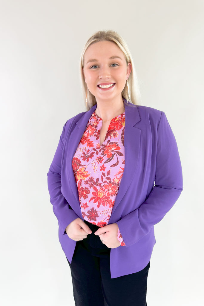 This Grape Long Sleeve Welt Pocket Blazer is an elevated and timeless piece to add to any wardrobe! Crafted with a striped lining and quality fabric, it's suitable for year-round wear and perfect for special occasions
