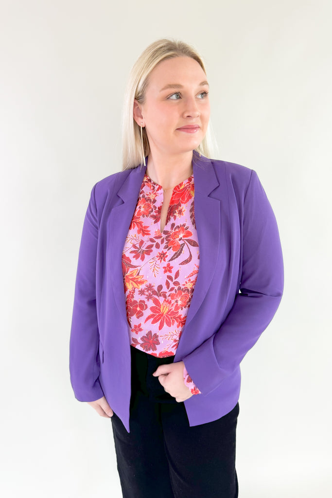 This Grape Long Sleeve Welt Pocket Blazer is an elevated and timeless piece to add to any wardrobe! Crafted with a striped lining and quality fabric, it's suitable for year-round wear and perfect for special occasions