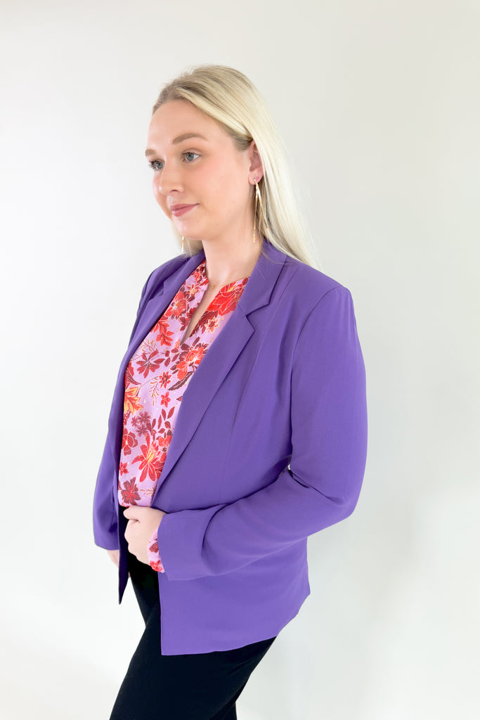 This Grape Long Sleeve Welt Pocket Blazer is an elevated and timeless piece to add to any wardrobe! Crafted with a striped lining and quality fabric, it's suitable for year-round wear and perfect for special occasions