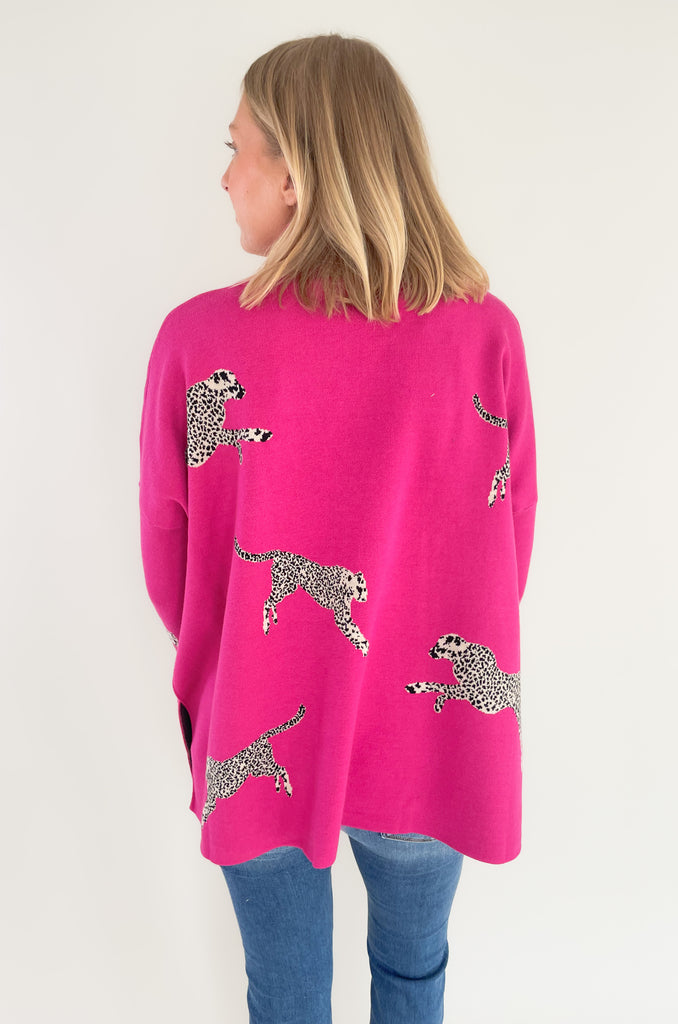 The Printed Cheetah Oversized Sweater is cute, comfortable, and amazing for on-the-go! Although it looks so fun, you wouldn't believe how comfortable this style is too. It's incredibly soft, stretchy, and has side slits (perfect for leggings)! Choose between to great colors to complete your look. 