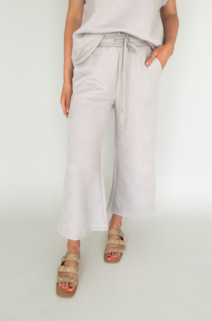 cropped textured wide leg long pants. Pairs perfectly with short sleeve sweater. 