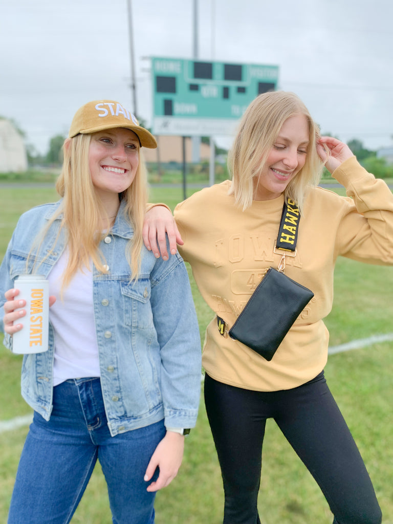 Stay warm and stylish on your next game day in this ISU Higgins Medium Wash Denim Jacket! Made from quality denim with "ISU Cyclones" printed on the back, this jacket is perfect for fans of all ages. Show off your school pride in this timeless classic for this tailgating season.