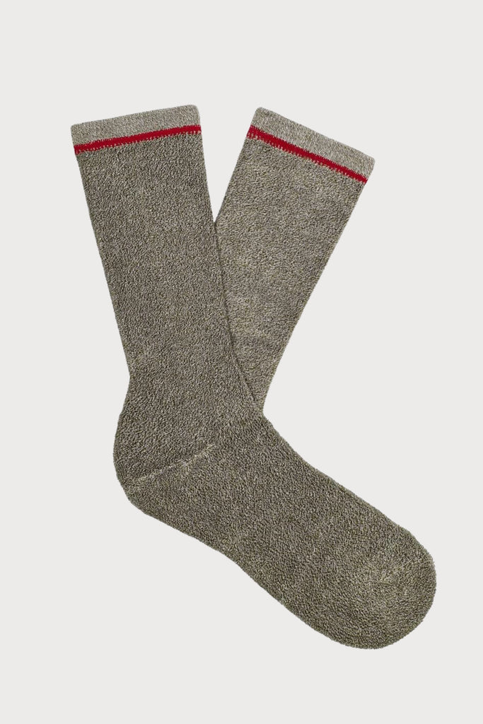 The UGG Men's Kyro Cozy Crew Sock is ultra soft and comes in a classic marled grey color! It's a great gift that any special guy will appreciate. 