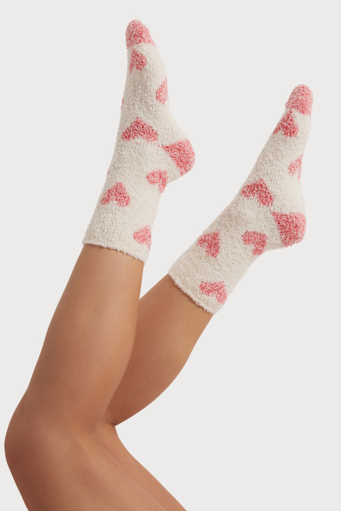 The [Z SUPPLY] 2-Pack Plush Heart Socks Vanilla Ice are so cute and cozy! They are  perfect for winter and holiday gifting. 