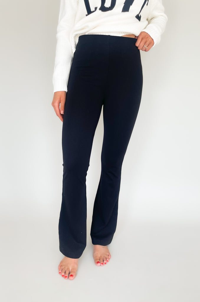 The [Z SUPPLY] Ridgewood Knit Flare Pants are elevated, comfortable, and so versatile! They feel casual, but look dressy with a thick knit material. You can dress them up or down for any occasion. The waist is elastic too, featuring a stretchy fabric for comfort. It's a win-win! 