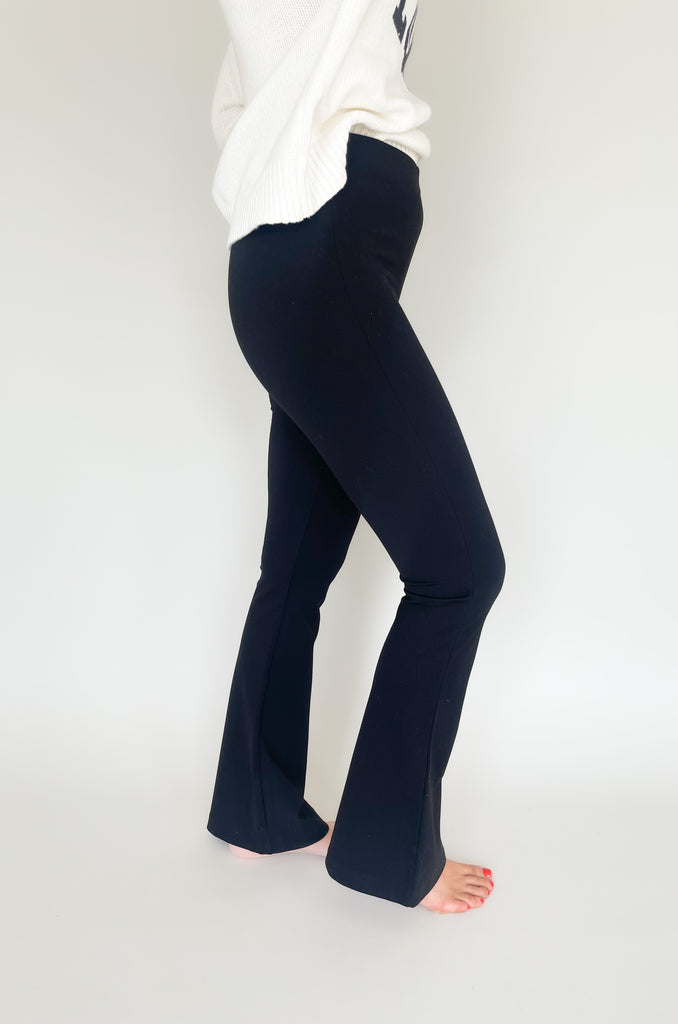 The [Z SUPPLY] Ridgewood Knit Flare Pants are elevated, comfortable, and so versatile! They feel casual, but look dressy with a thick knit material. You can dress them up or down for any occasion. The waist is elastic too, featuring a stretchy fabric for comfort. It's a win-win! 