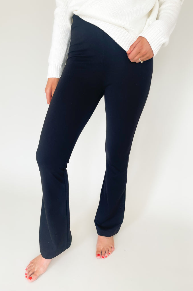 The [Z SUPPLY] Ridgewood Knit Flare Pants are elevated, comfortable, and so versatile! They feel casual, but look dressy with a thick knit material. You can dress them up or down for any occasion. The waist is elastic too, featuring a stretchy fabric for comfort. It's a win-win! 