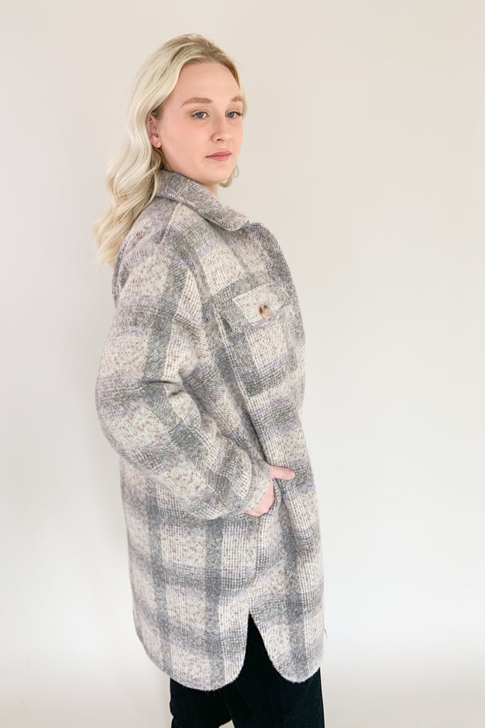 Our outerwear game is strong this season, and we’re so excited about the[Z SUPPLY] Sonoma Plaid Jacket! The details make this jacket so elevated, including faux shell buttons, on-seam pockets, our speckled yarn-dye plaid and a longer length. It's a heavier weight and can easily be worn into the winter season. 