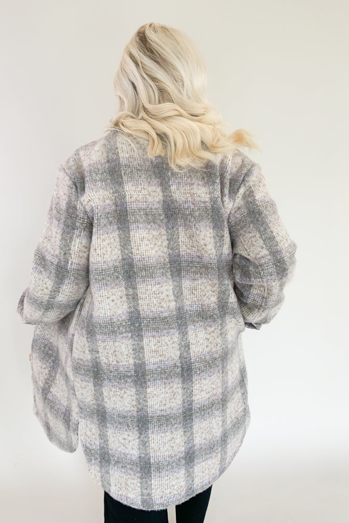 Our outerwear game is strong this season, and we’re so excited about the[Z SUPPLY] Sonoma Plaid Jacket! The details make this jacket so elevated, including faux shell buttons, on-seam pockets, our speckled yarn-dye plaid and a longer length. It's a heavier weight and can easily be worn into the winter season. 