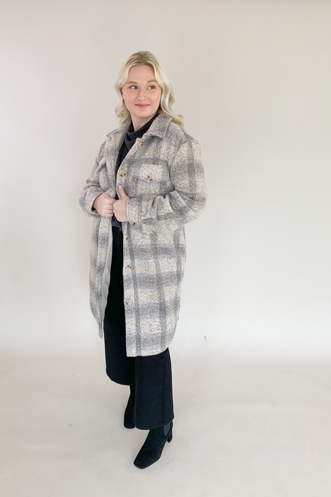 Our outerwear game is strong this season, and we’re so excited about the[Z SUPPLY] Sonoma Plaid Jacket! The details make this jacket so elevated, including faux shell buttons, on-seam pockets, our speckled yarn-dye plaid and a longer length. It's a heavier weight and can easily be worn into the winter season. 