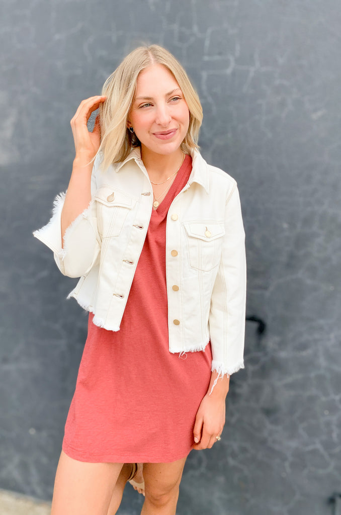 Who doesn't love a t-shirt dress like our new [Z SUPPLY] V Neck T Shirt Dress! The V-Neck T-Shirt Dress is made from a 100% cotton Slub Jersey knit fabric. Featuring a ribbed v-neck design with rolled sleeves, this dress is an easy essential you’ll want to have on-hand. It's so cute and comfy!