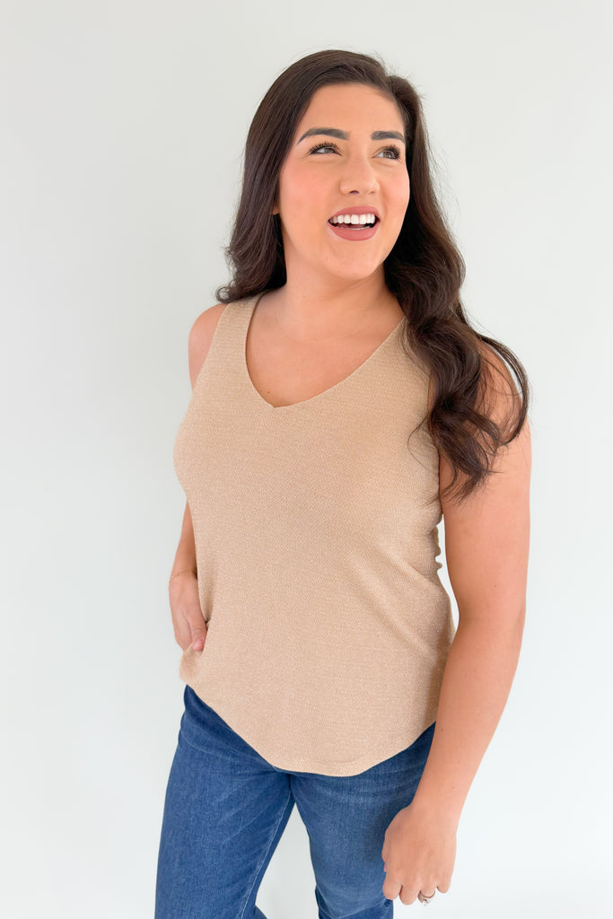 Dress up and shine for the night in the [Z SUPPLY] Vagabond Sparkle Tank! This lightweight, stretchy fabric is perfect for adding a sparkle to your outfit. Look stunning and feel confident for the evening. Layer it under your favorite blazer or cardigan to complete the look!