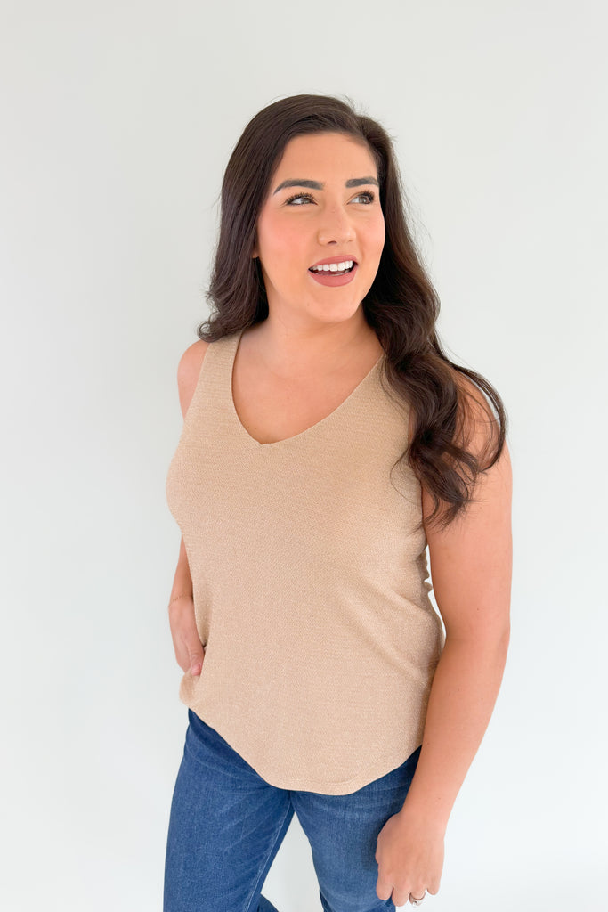 Dress up and shine for the night in the [Z SUPPLY] Vagabond Sparkle Tank! This lightweight, stretchy fabric is perfect for adding a sparkle to your outfit. Look stunning and feel confident for the evening. Layer it under your favorite blazer or cardigan to complete the look!