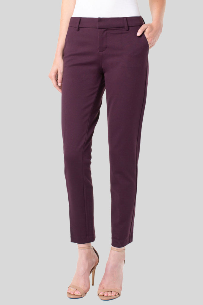 The Liverpool Kelsey Knit Trousers are an amazing style for work and special occasions. They look effortlessly chic, but have the liverpool comfort the brand is known for. 