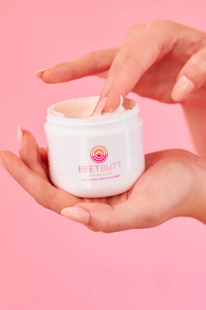 Did you know that shea butter not only has amazing healing properties for your skin and your sunless tan, but that it naturally protects you against ultraviolet rays?! This BEETBUTT Blending Butter combines shea butter, lavender, chamomile, oatmeal, and beetroot keeping your skin moisturized, and revitalized all day long.