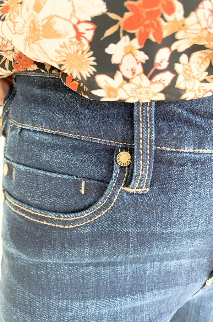 The Abby High Rise Skinny 30" Jeans are the sister style to our Abby Ankle Skinny Jean. This version has a higher waist, which is trendy and flattering for balancing proportions. It has the same amazing fabric Liverpool denim is known for and plenty of stretch too. Classic skinny jeans are great for work, elevating your look, and are timeless. This style would be a great addition to your wardrobe.  