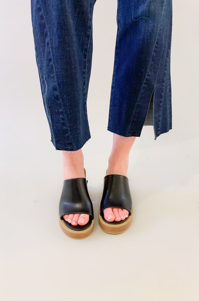 The Camille Dual Platform Slide is chic, trendy, and perfect for spring! This style is very comfortable with cushioned padding. It is the perfect shoe to elevate your outfit. The block heel is very easy to wear too. 