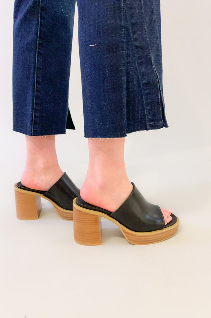 The Camille Dual Platform Slide is chic, trendy, and perfect for spring! This style is very comfortable with cushioned padding. It is the perfect shoe to elevate your outfit. The block heel is very easy to wear too. 