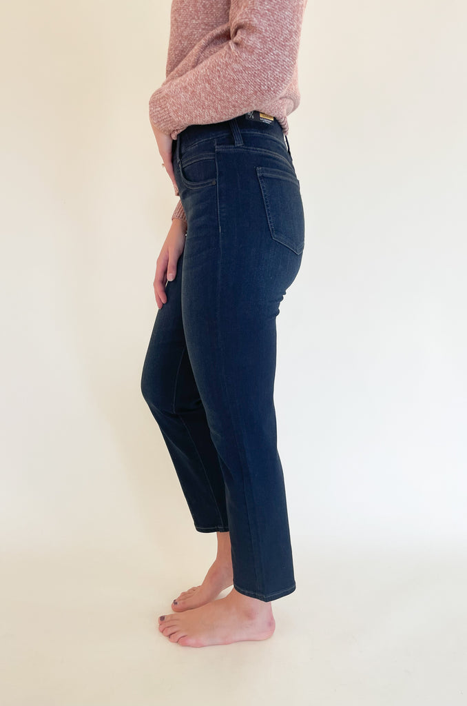 The Liverpool Gia Glider Pull On Slim Jeans are a great dark wash skinny jean. They are extremely comfortable and stretchy too. They pair well with everything, look chic, and are built to last. The quality and fit is amazing!