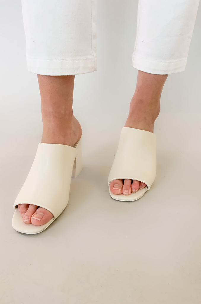 The Kathleen Block Heel Slides is chic, trendy, and perfect for spring! This style is very comfortable with cushioned padding. It is the perfect shoe to elevate your outfit. The block heel is very easy to wear too. You can style these shoes with wide leg denim, dresses, or skirts- the options are endless!