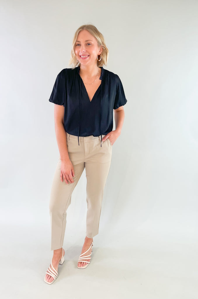 The Liverpool Kelsey Knit Trousers are an amazing style for work and special occasions. They look effortlessly chic, but have the liverpool comfort the brand is known for. 