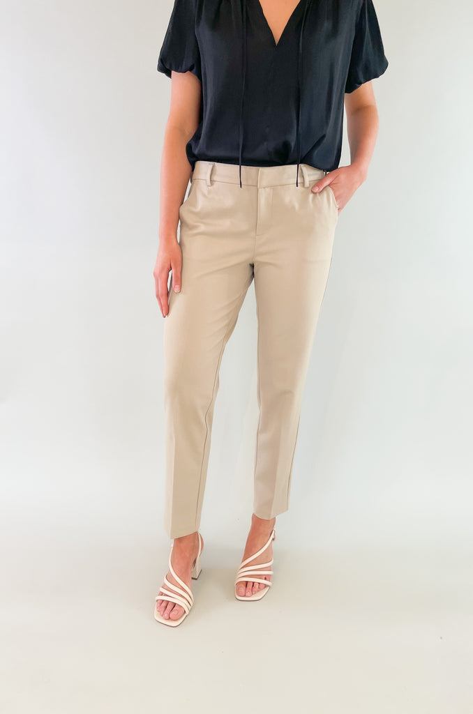 The Liverpool Kelsey Knit Trousers are an amazing style for work and special occasions. They look effortlessly chic, but have the liverpool comfort the brand is known for. 