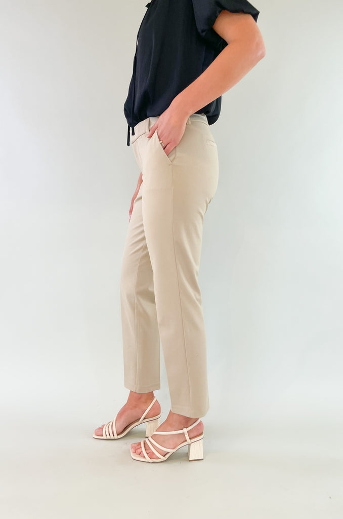 The Liverpool Kelsey Knit Trousers are an amazing style for work and special occasions. They look effortlessly chic, but have the liverpool comfort the brand is known for. 