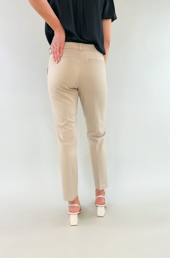 The Liverpool Kelsey Knit Trousers are an amazing style for work and special occasions. They look effortlessly chic, but have the liverpool comfort the brand is known for. 