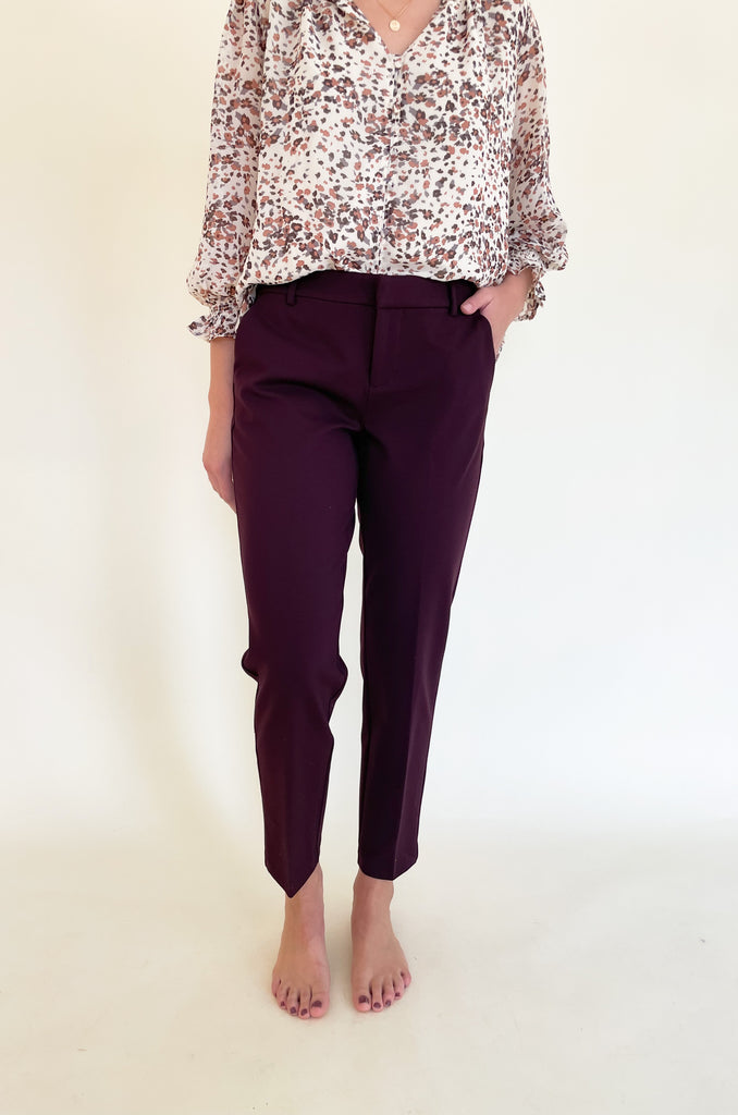 The Liverpool Kelsey Knit Trousers are an amazing style for work and special occasions. They look effortlessly chic, but have the liverpool comfort the brand is known for. 