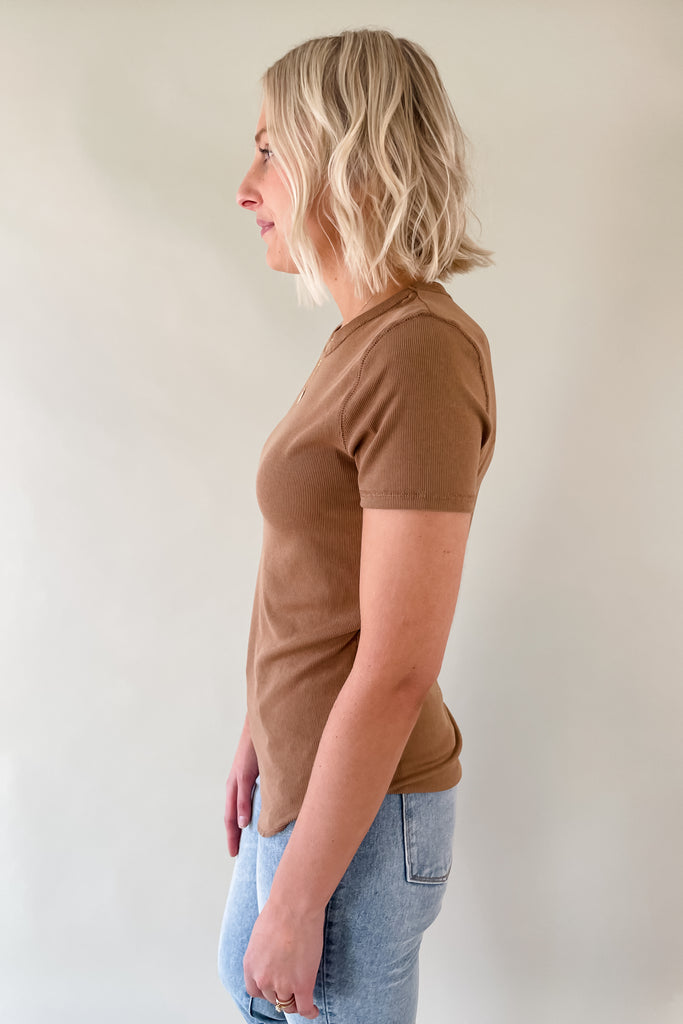 The Mae Short Sleeve Ribbed Tee is an amazing basic to have. It is better than an average shirt and has subtle details we love. The top has a ribbed fabric, which smooths the body and looks so chic. It comes in a few colors and pairs with everything too!