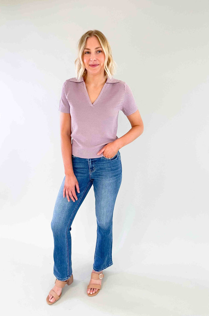 Featuring a high-waisted design, these jeans are fitted through the hip and thigh, accentuating your curves and creating a flattering silhouette. The slim fit bootcut style is the perfect combination of classic and trendy, making these jeans a versatile addition to any wardrobe. Plus, there is zero desecrated for an elevated finish. 