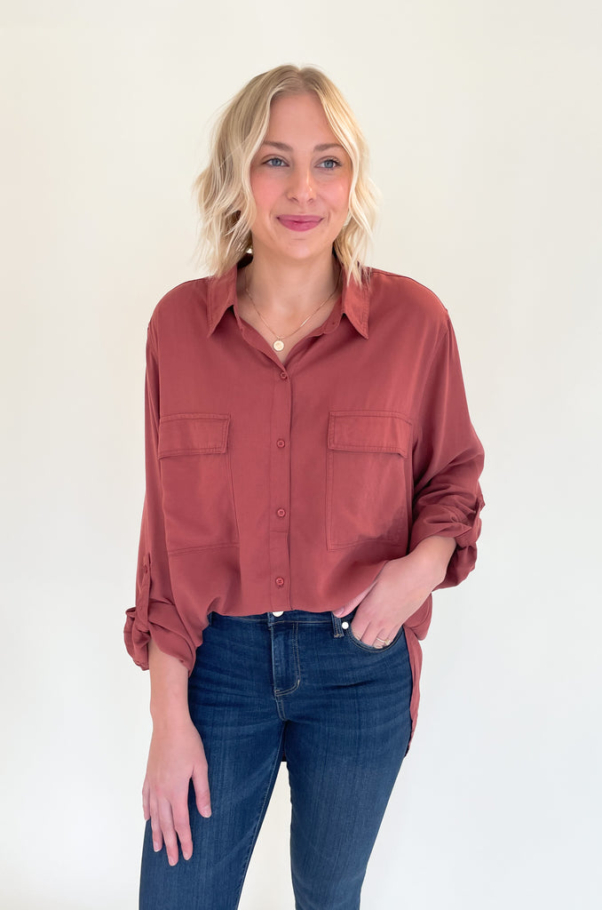 The Tate Tencel Oversized Shirt is extremely soft with a lightweight feel. The colors are amazing for fall, but can easily be worked into your winter wardrobe. This style is slightly oversized too, making it the perfect pair to skinny jeans and leggings. It's cute, comfortable, and effortless!