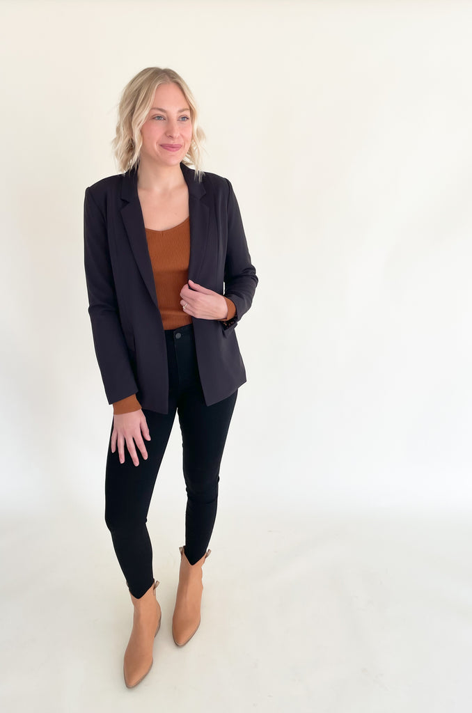 The Remy Recycled Classic Blazer is a go-to! Every women should have a classic blazer in their closet because it is so versatile and you never know when you might need one. You can wear it to work, for special events, or important meetings, but also dress it down with denim and a cute graphic tee. It's timeless! 