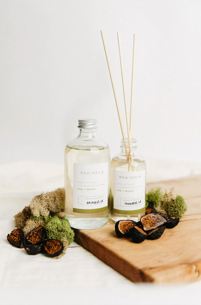 Can’t burn candles in your home or prefer a more natural aromatherapy product? These handmade reed diffusers are for you. Simply open the bottle and place the reeds in the bottle. Wait about 60-90 minutes for the fragrance oil to diffuse up through the reeds and into the air.