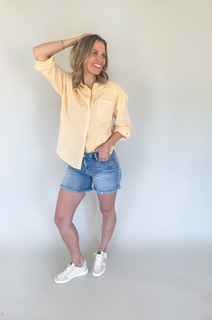 The Liverpool Los Angeles Vickie Fray Shorts might be one of the best pairs of shorts we have tried! The fit and quality is so nice, and there is a little bit of stretch for comfort. There's light distressing around the pockets and a frayed hem bottom. It looks trendy, but is very wearable. 
